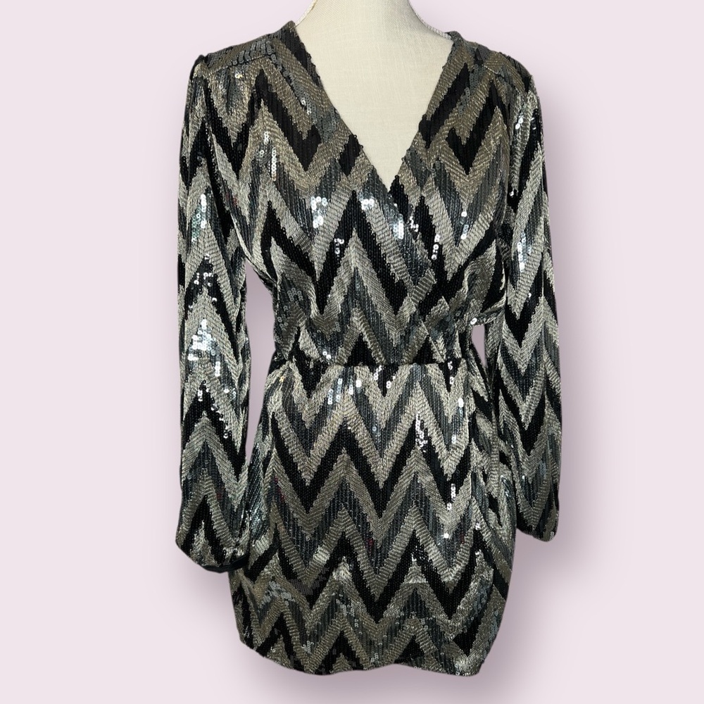 Honey Belle Sequin Mini Dress NWOT Black Silver Bronze Chevron  Large